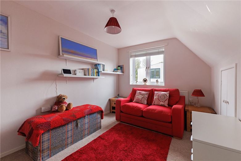 6 bedroom house, Broad Hinton, Swindon SN4 - Available