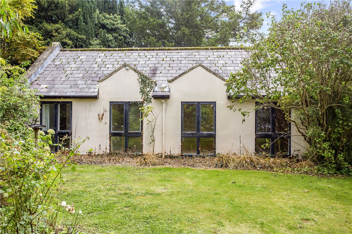 8 bedroom house, Castlefields, Calne SN11 - Available