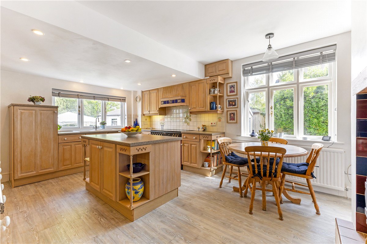 4 bedroom house, Chopping Knife Lane, Marlborough SN8 - Available