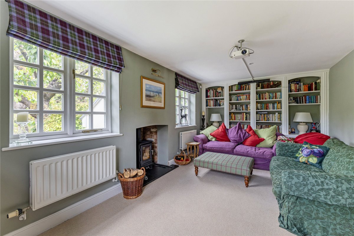 4 bedroom house, Church Walk, Bishopstone SN6 - Available