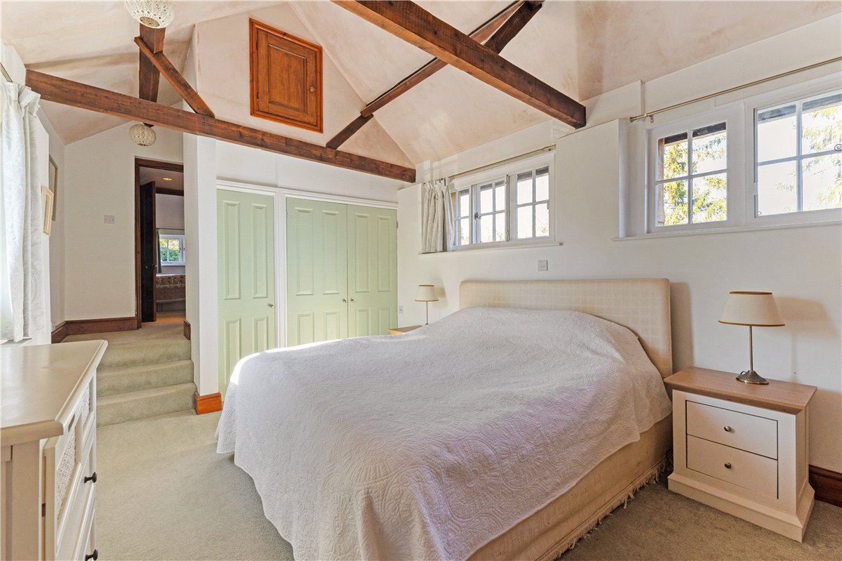 3 bedroom house, Neates Yard, Marlborough SN8 - Sold