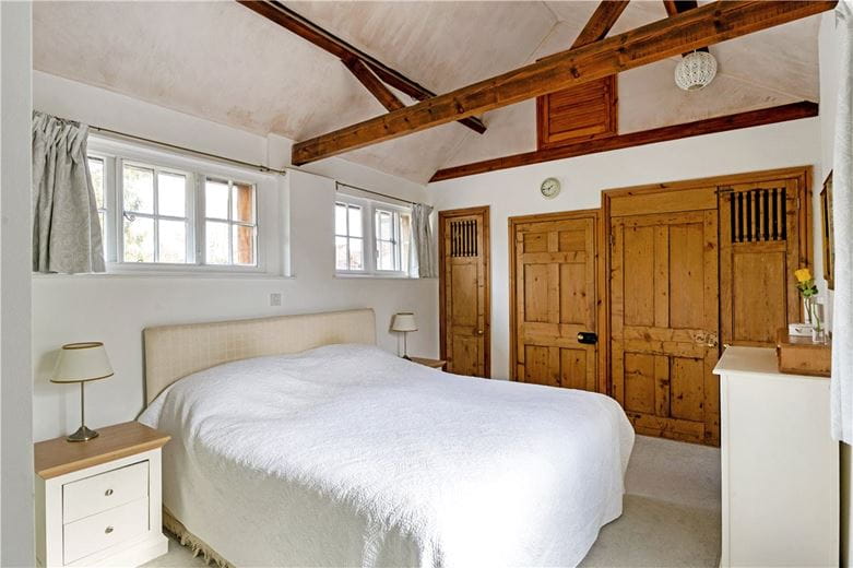 3 bedroom house, Neates Yard, Marlborough SN8 - Sold