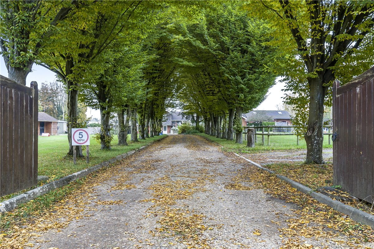 8 bedroom house, Fisher's Brook, Calne SN11 - Sold STC