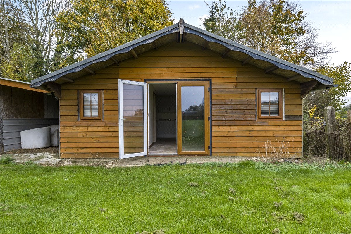 8 bedroom house, Fisher's Brook, Calne SN11 - Sold STC