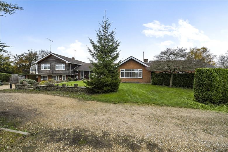 8 bedroom house, Fisher's Brook, Calne SN11 - Available