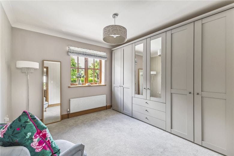 5 bedroom house, Netherstreet, Bromham SN15 - Available