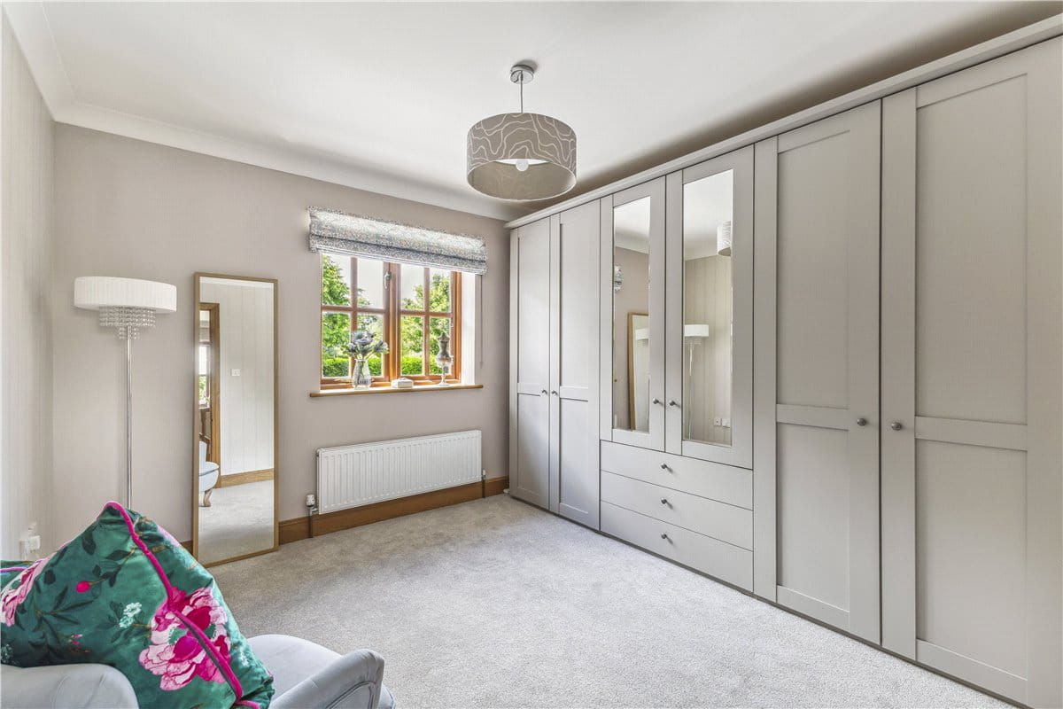 5 bedroom house, Netherstreet, Bromham SN15 - Available