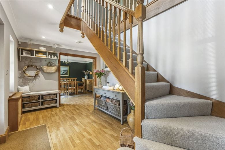 5 bedroom house, Netherstreet, Bromham SN15 - Available