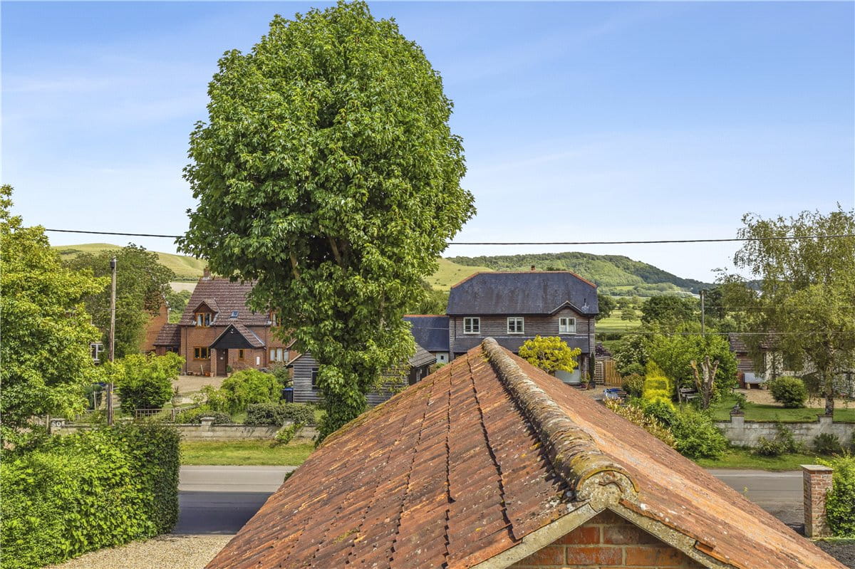 5 bedroom house, Netherstreet, Bromham SN15 - Available