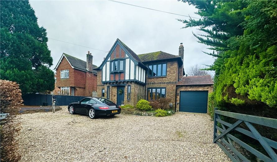 4 bedroom house, Elcot Lane, Marlborough SN8 - Available