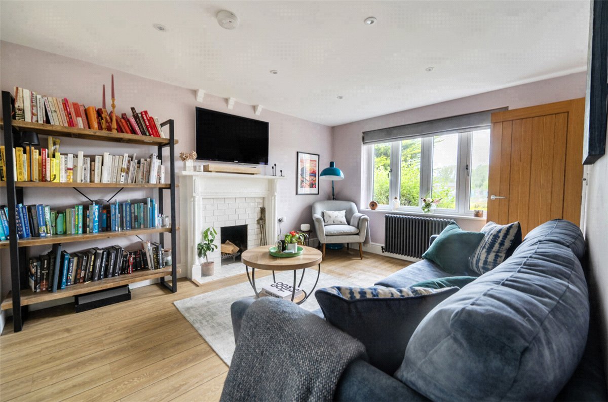 4 bedroom house, Elcot Lane, Marlborough SN8 - Available