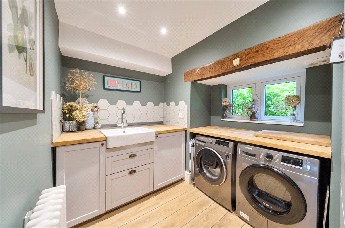 4 bedroom house, Elcot Lane, Marlborough SN8 - Available