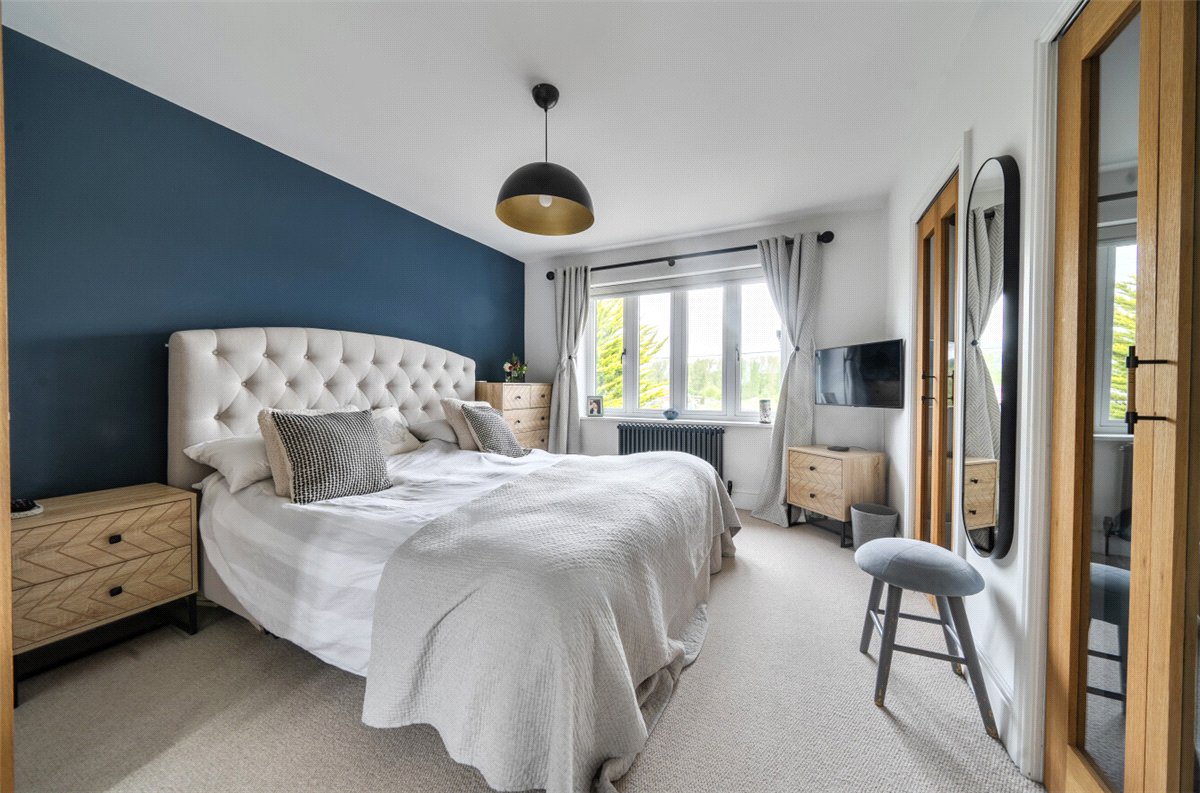 4 bedroom house, Elcot Lane, Marlborough SN8 - Available