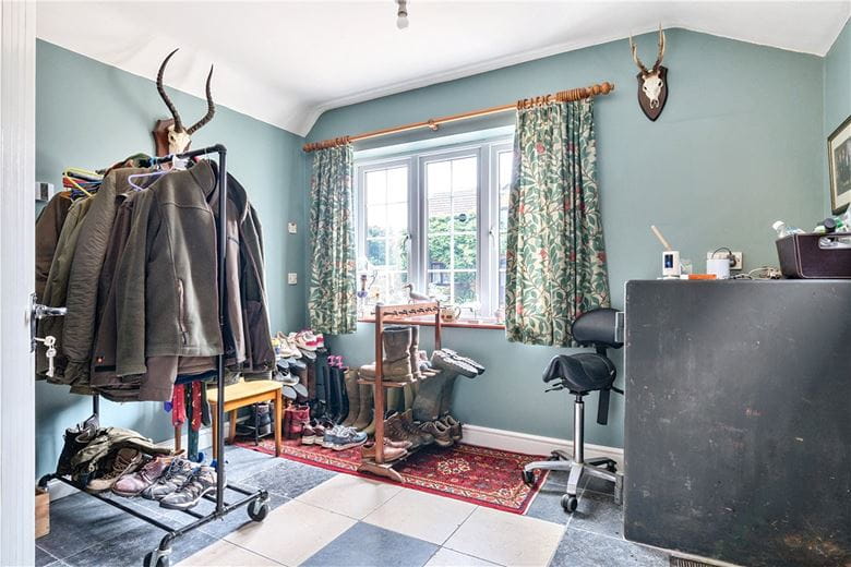 6 bedroom house, Westbrook, Bromham SN15 - Available