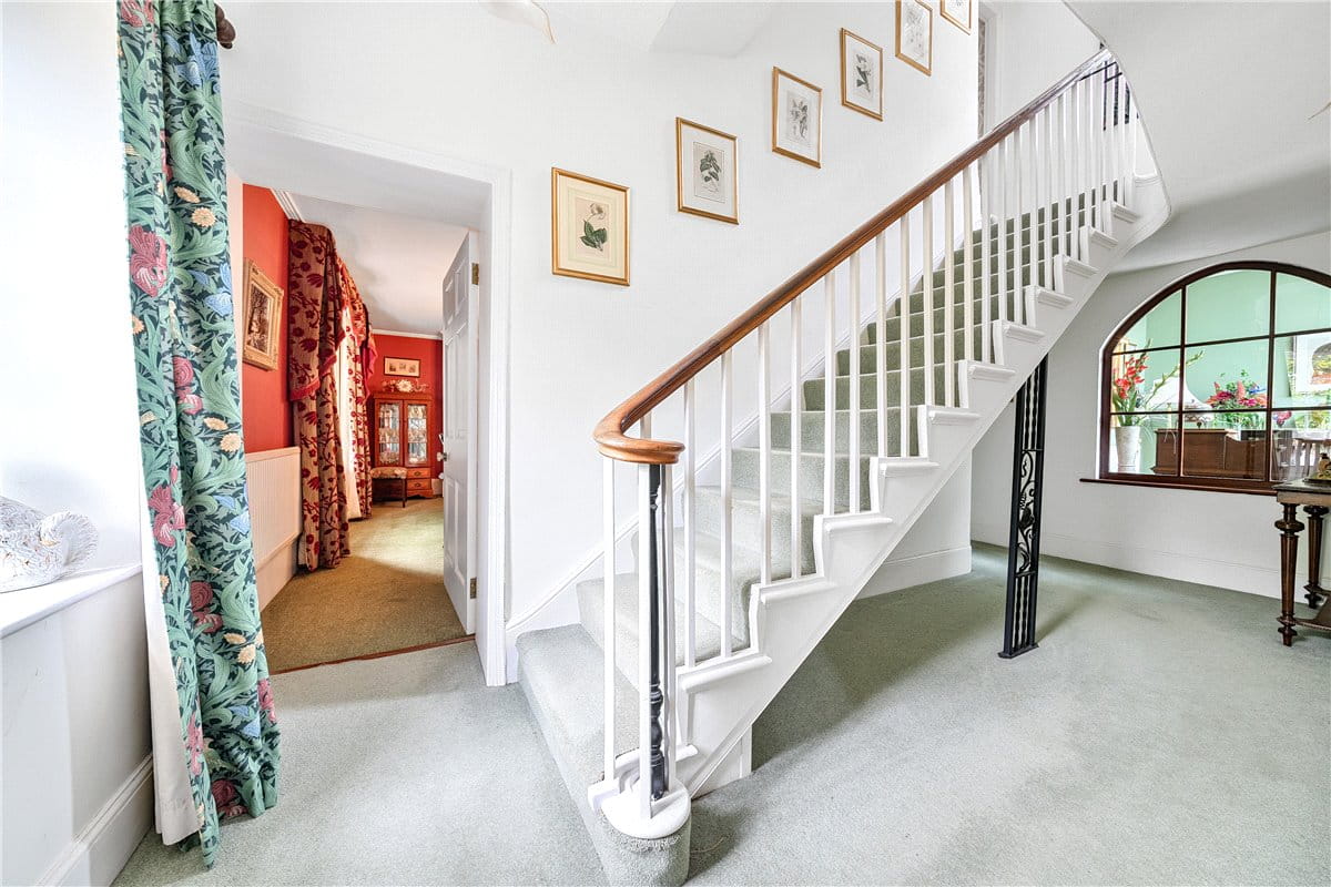 6 bedroom house, Westbrook, Bromham SN15 - Available