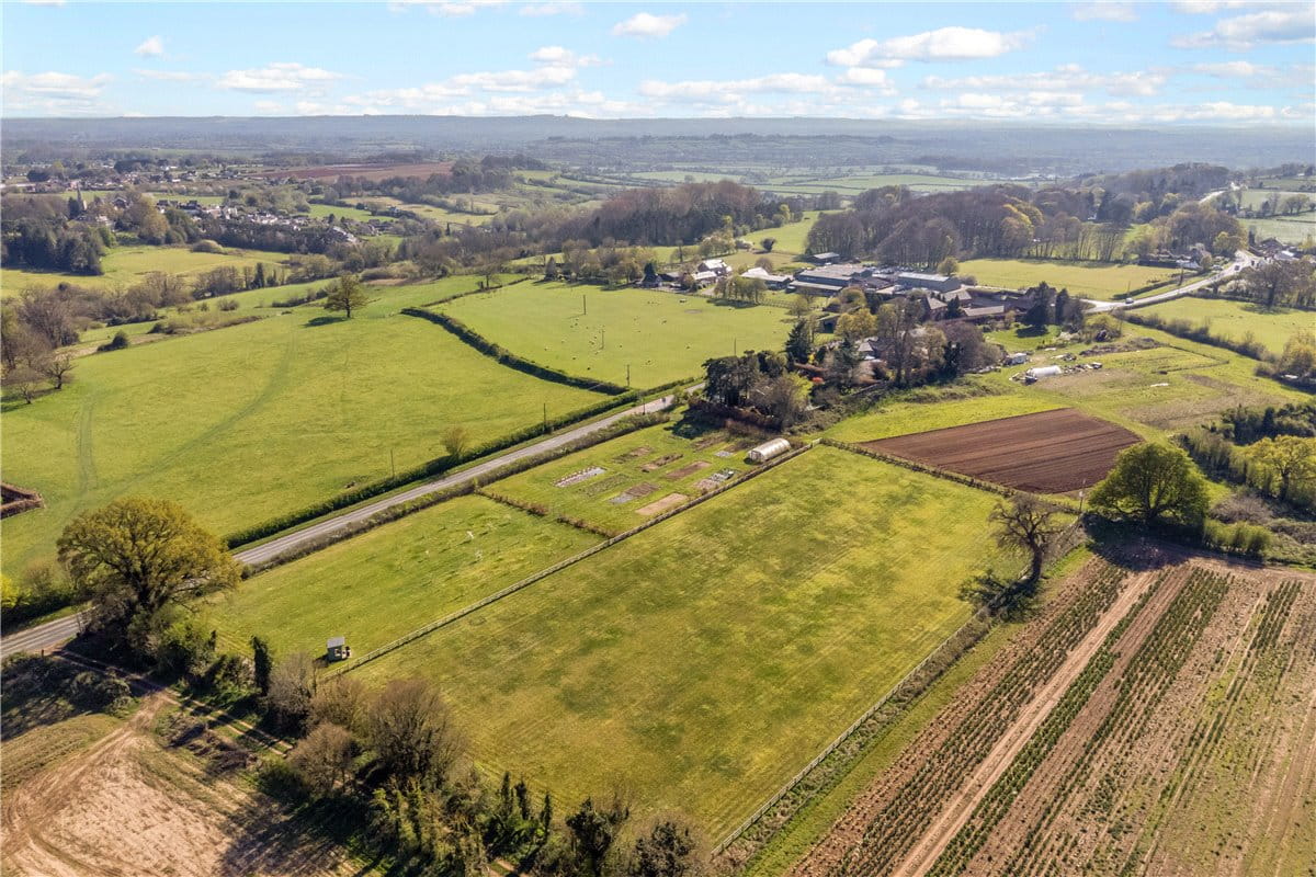 6 bedroom house, Westbrook, Bromham SN15 - Available