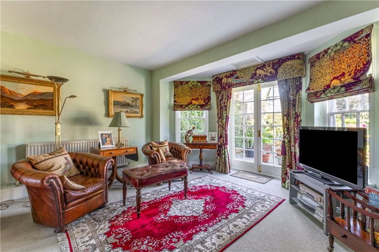 6 bedroom house, Westbrook, Bromham SN15 - Available