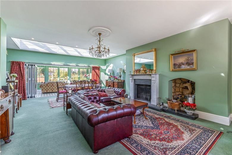 6 bedroom house, Westbrook, Bromham SN15 - Available