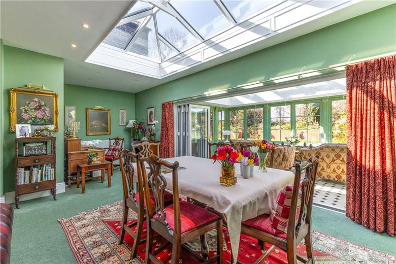 6 bedroom house, Westbrook, Bromham SN15 - Available