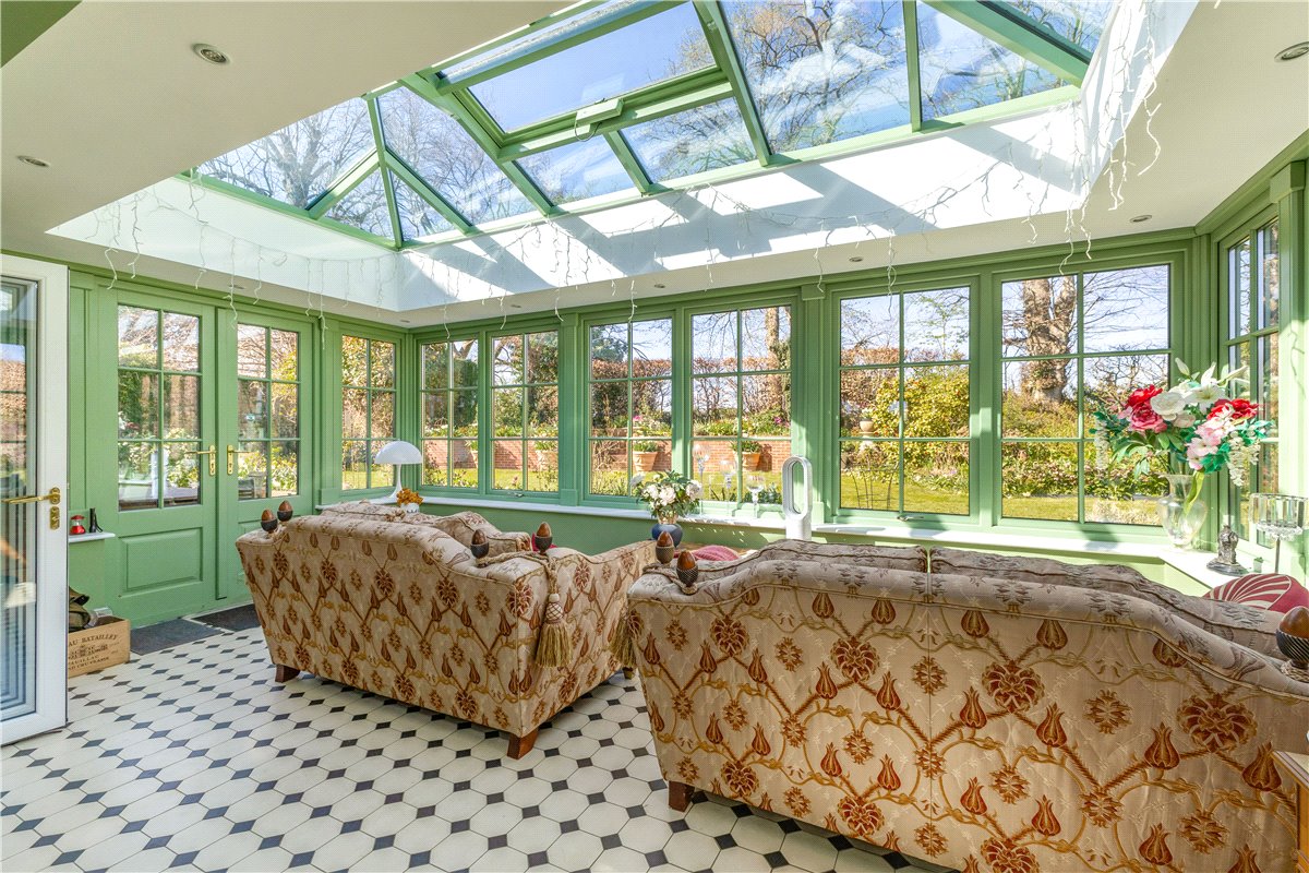 6 bedroom house, Westbrook, Bromham SN15 - Available