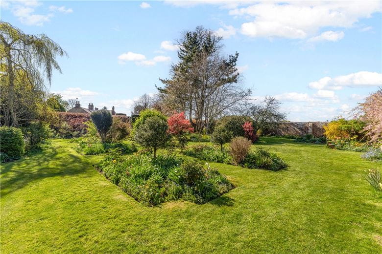 6 bedroom house, Westbrook, Bromham SN15 - Available