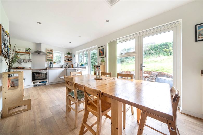 4 bedroom house, Ducks Meadow, Marlborough SN8 - Available