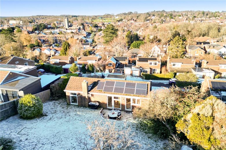 4 bedroom house, Ducks Meadow, Marlborough SN8 - Available