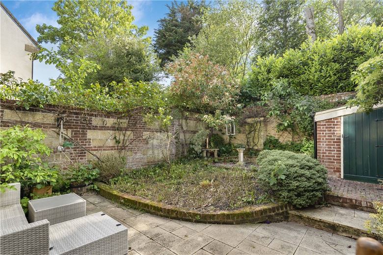 4 bedroom house, Phoenix Square, Pewsey SN9 - Available