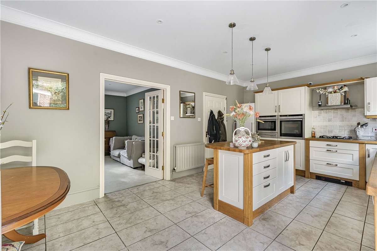 4 bedroom house, Phoenix Square, Pewsey SN9 - Available