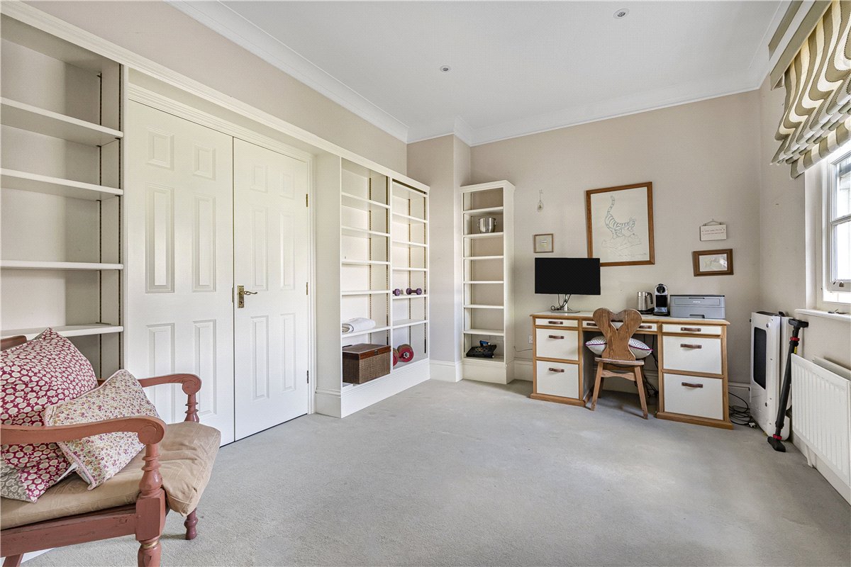 4 bedroom house, Phoenix Square, Pewsey SN9 - Available