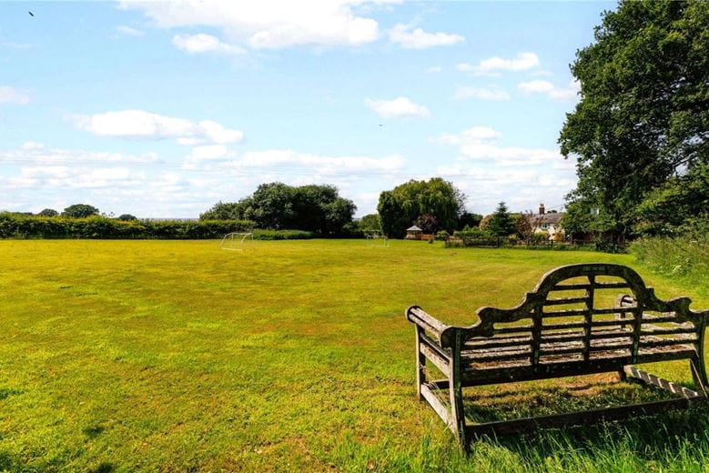 4 bedroom house, Pall Mall, Burbage SN8 - Available