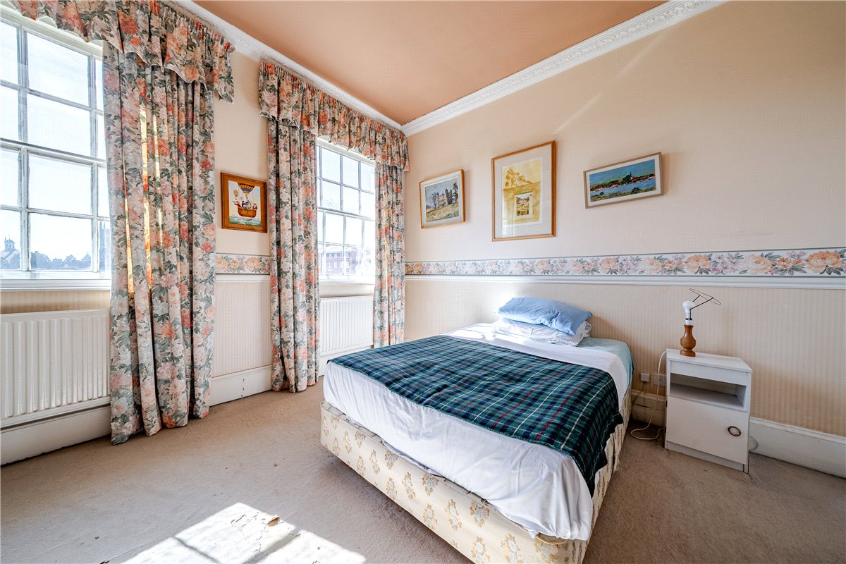 2 bedroom house, The Green, Marlborough SN8 - Sold STC