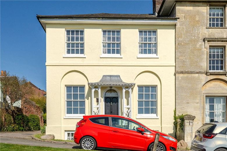 2 bedroom house, The Green, Marlborough SN8 - Available