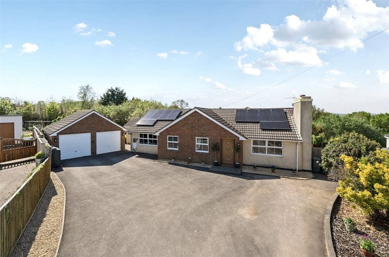 5 bedroom house, Studley Corner, Studley SN11 - Available