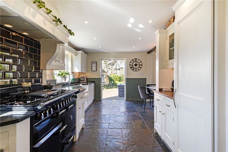 4 bedroom cottage, Church Road, Wanborough SN4 - Available