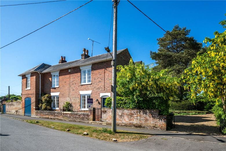 4 bedroom house, High Street, Urchfont SN10 - Available