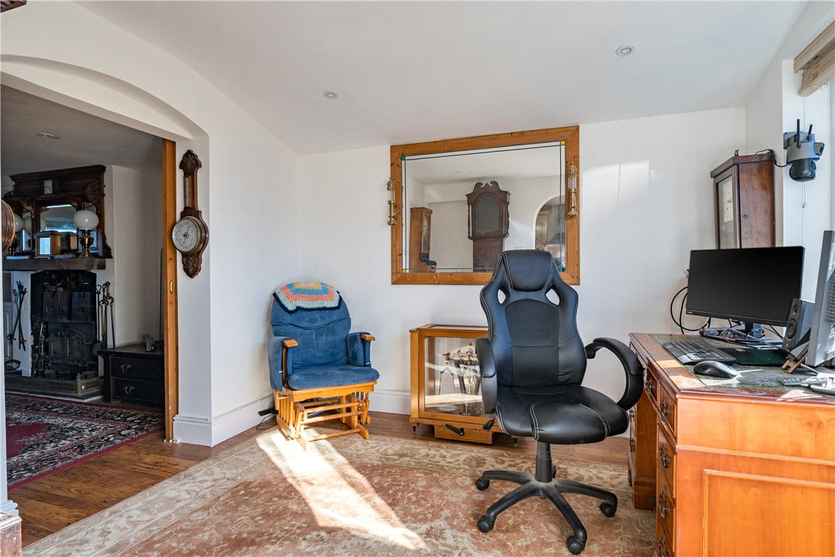 2 bedroom cottage, Broad Street, Beechingstoke SN9 - Available