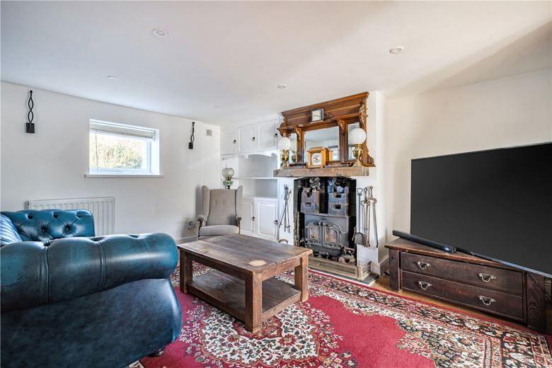 2 bedroom cottage, Broad Street, Beechingstoke SN9 - Available