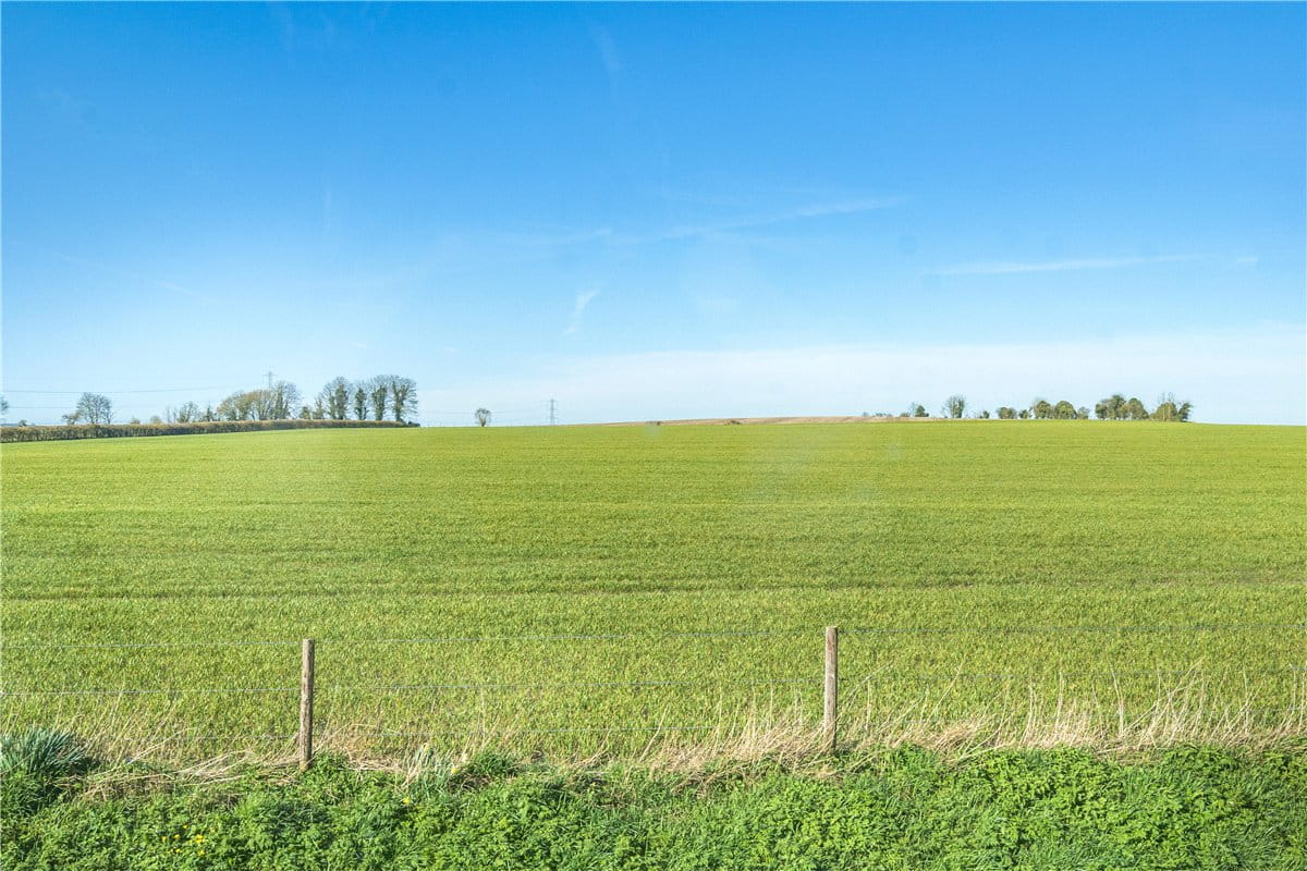 2 bedroom cottage, Broad Street, Beechingstoke SN9 - Available