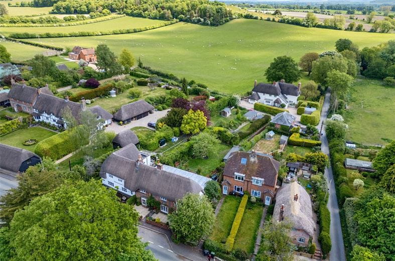 4 bedroom house, Oare, Marlborough SN8 - Available