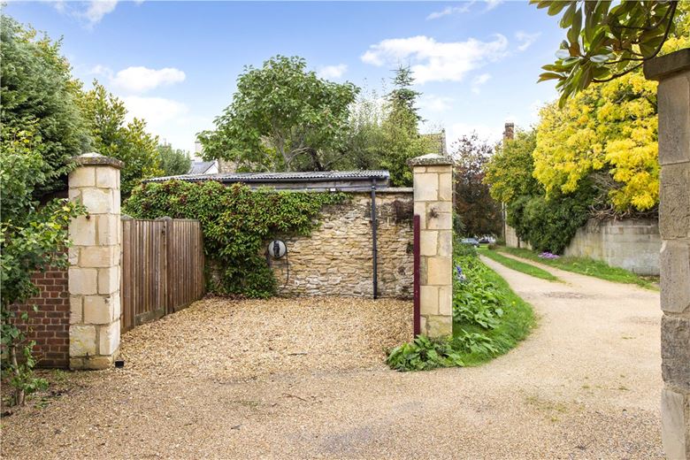 6 bedroom house, The Green, Calne SN11 - Sold