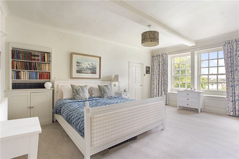 6 bedroom house, The Green, Calne SN11 - Sold