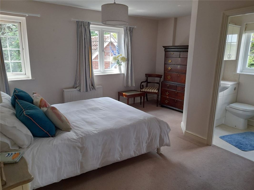 4 bedroom house, West Overton, Marlborough SN8 - Sold STC