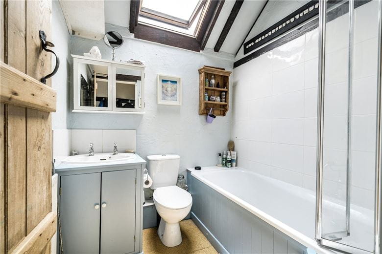 2 bedroom house, High Street, Manton SN8 - Available