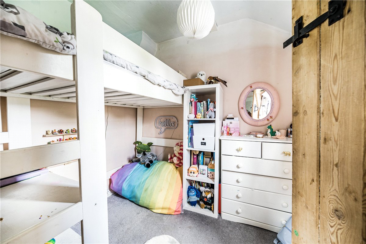 2 bedroom house, High Street, Manton SN8 - Available