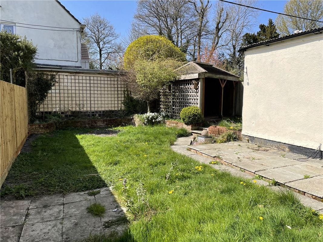 3 bedroom house, Bondfields, Woodborough SN9 - Sold STC