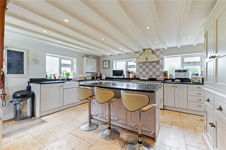 4 bedroom house, Knowle, Pewsey SN9 - Available