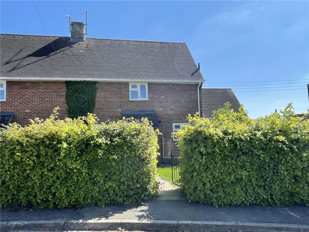 2 bedroom house, Swans Close, Ramsbury SN8 - Sold STC