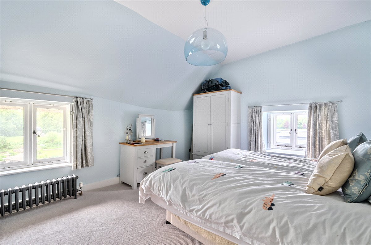 4 bedroom house, Yatesbury, Calne SN11 - Available