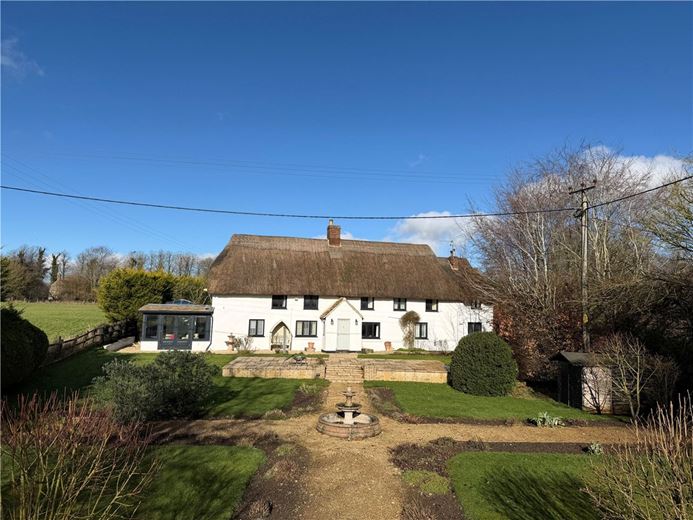 4 bedroom house, Yatesbury, Calne SN11 - Available